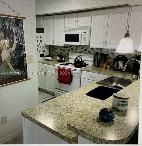 8670 SW 212th St #104, Cutler Bay, FL 33189