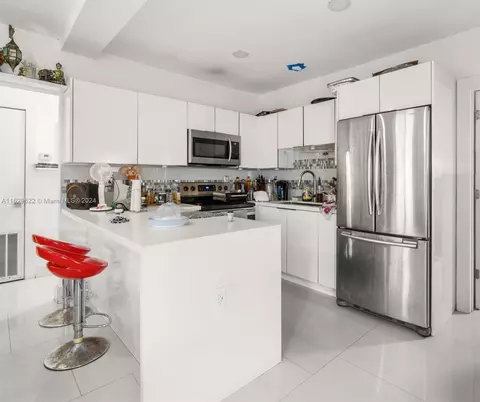 1950 NE 179th St, North Miami Beach, FL 33162