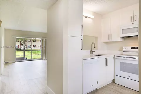 3648 N University Dr #B-3, Coral Springs, FL 33065