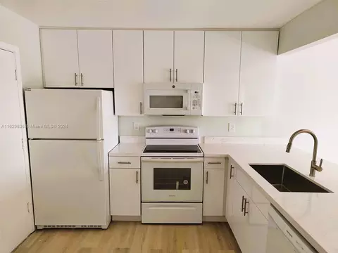 4751 NW 21st St #501, Lauderhill, FL 33313