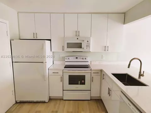 4751 NW 21st St #501, Lauderhill, FL 33313
