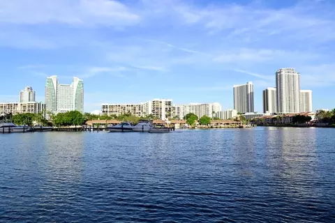 500 Three Islands Blvd #M22, Hallandale Beach, FL 33009