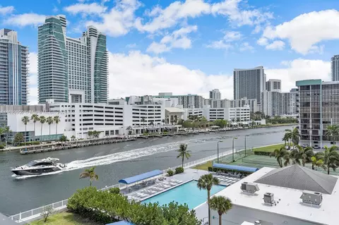 600 Parkview Dr #217, Hallandale Beach, FL 33009