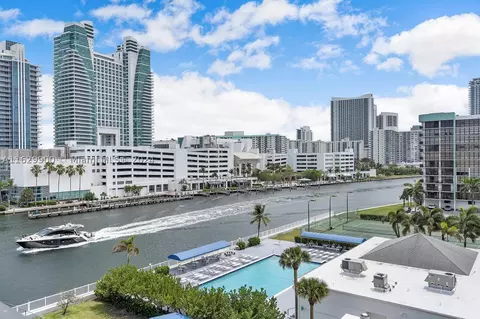 600 Parkview Dr #217, Hallandale Beach, FL 33009