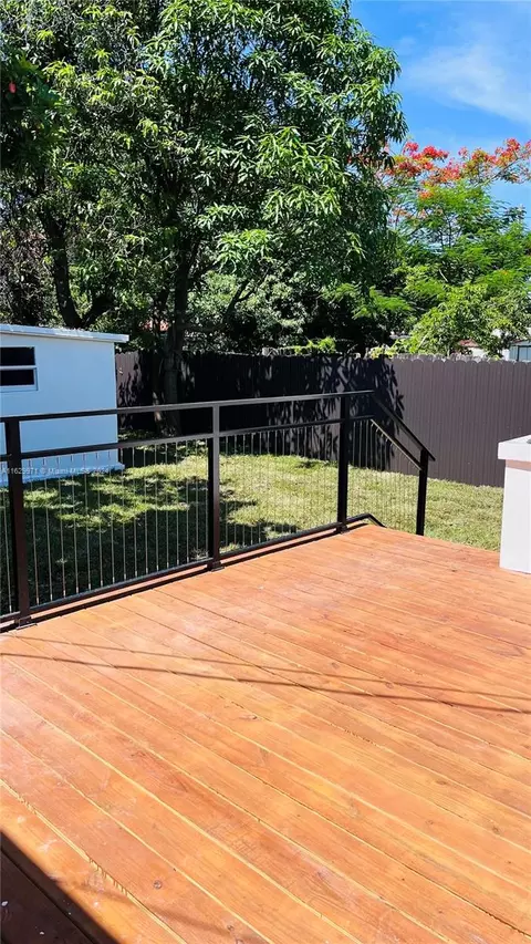 Exterior - 971 NE 155th Ter, North Miami Beach, FL 33162 photo 2 of 4
