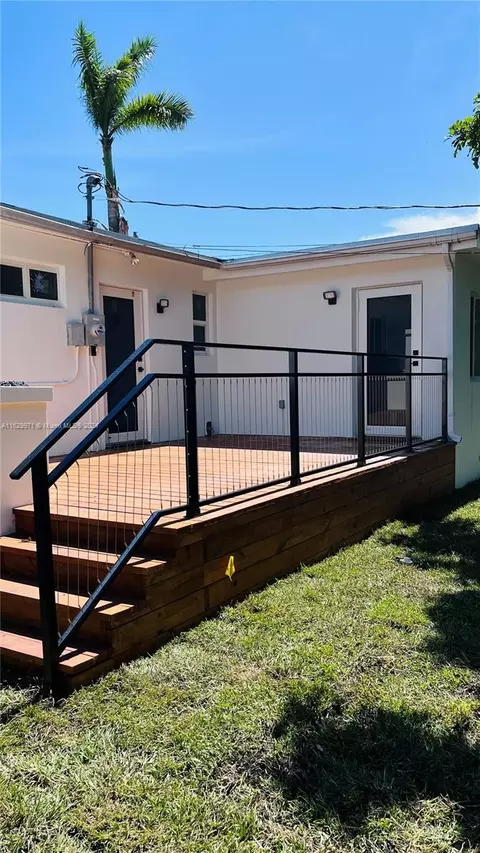 Exterior - 971 NE 155th Ter, North Miami Beach, FL 33162 photo 3 of 4