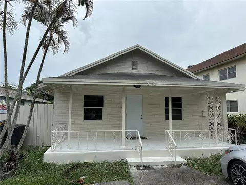 2742 Pierce St, Hollywood, FL 33020