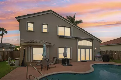 19102 NW 23rd Ct, Pembroke Pines, FL 33029