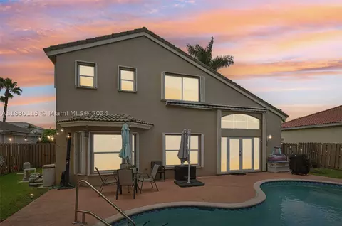 19102 NW 23rd Ct, Pembroke Pines, FL 33029
