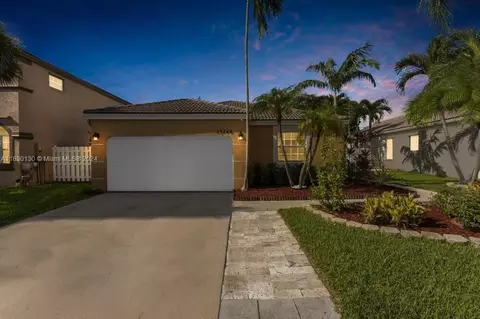 15746 NW 16th Ct, Pembroke Pines, FL 33028