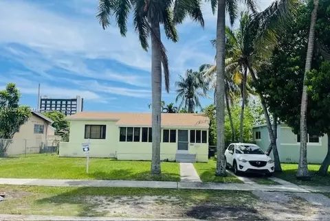 580 NE 170th St, North Miami Beach, FL 33162