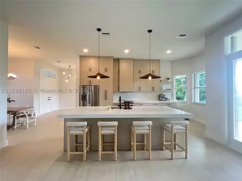 7461 SW 121st Ct, Miami, FL 33183