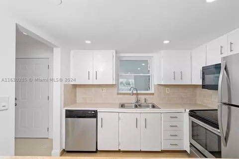 9355 Fontainebleau Blvd #C223, Miami, FL 33172