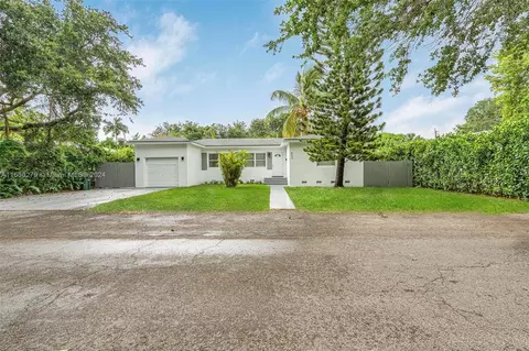 859 NE 115th St, Biscayne Park, FL 33161