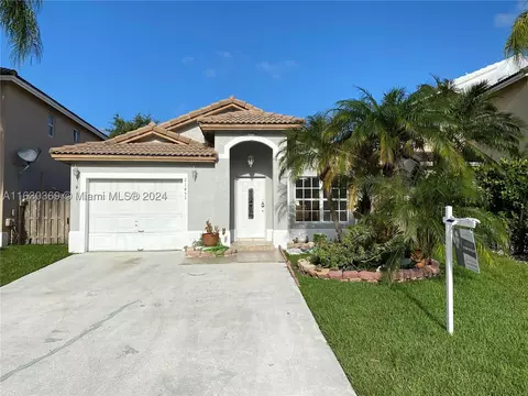21451 SW 88th Ave, Cutler Bay, FL 33189
