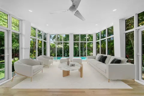 821 NE 71st St, Miami, FL 33138