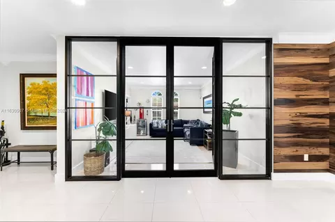 111 Edgewater Dr #2A, Coral Gables, FL 33133