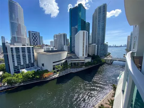 31 SE 5th St #1601, Miami, FL 33131