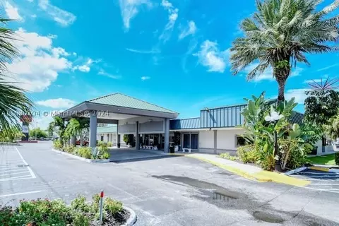 7150 N Tamiami Trl #C-218, Sarasota, FL 34243