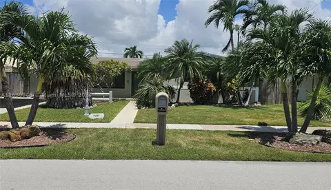 9371 Nassau Dr, Cutler Bay, FL 33189