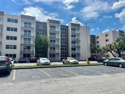 6950 Miami Gardens Dr #2-506, Hialeah, FL 33015