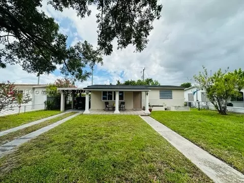 1115 W 33rd St, Hialeah, FL 33012