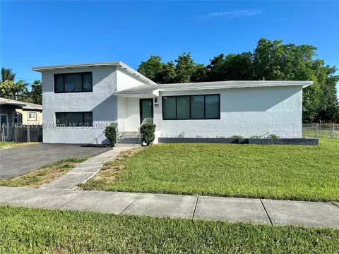 102 NE 124th St, North Miami, FL 33161