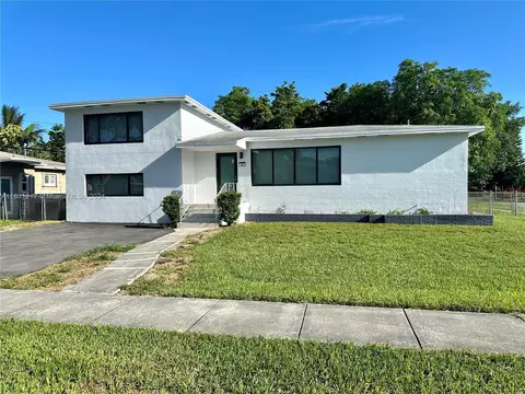 102 NE 124th St, North Miami, FL 33161