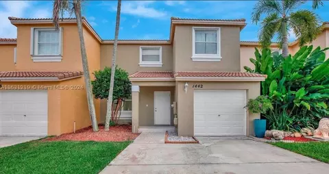 1442 NW 154th Ave, Pembroke Pines, FL 33028