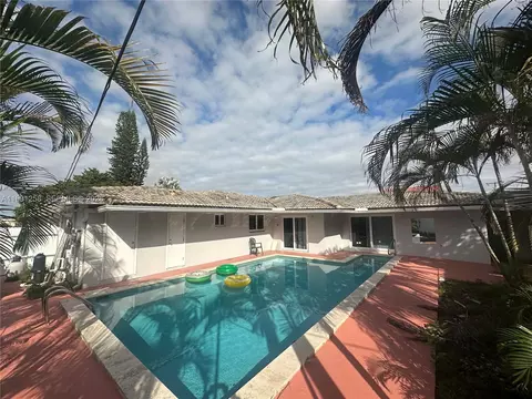 Exterior - 324 E 34th St, Hialeah, FL 33013 photo 1 of 6