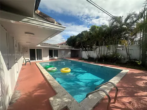 Exterior - 324 E 34th St, Hialeah, FL 33013 photo 3 of 6