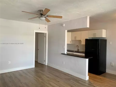 1860 Venice Park Dr #224, North Miami, FL 33181