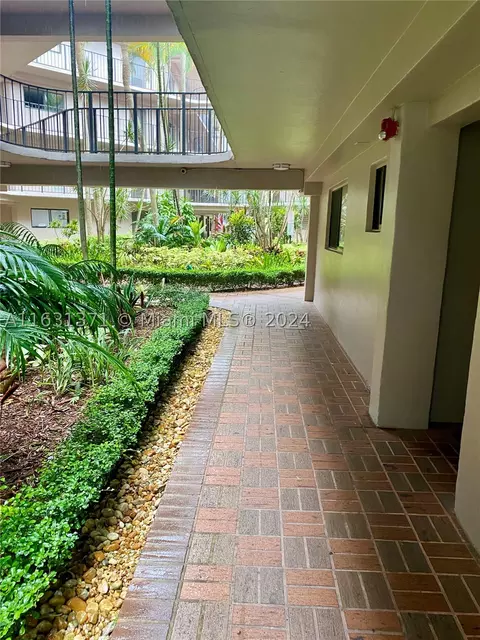 8540 SW 133rd Ave Rd #122, Miami, FL 33183