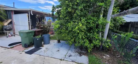4995 E 1st Ct, Hialeah, FL 33013 photo 6