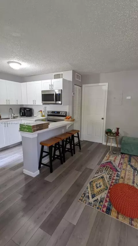 432 Lakeside Dr #153, Margate, FL 33063