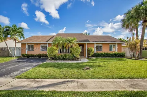 10431 NW 21st Ct, Sunrise, FL 33322