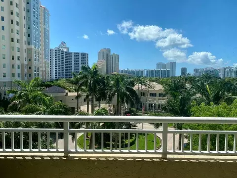19501 W Country Club Dr #507, Aventura, FL 33180