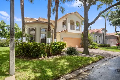 7305 NW 19th Ct, Pembroke Pines, FL 33024