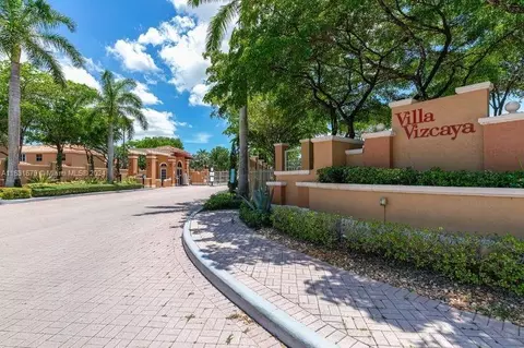 8550 NW 141st Ln #202, Miami Lakes, FL 33016