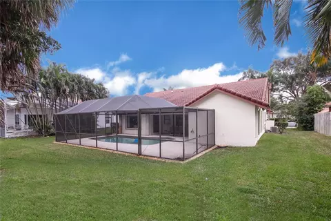 404 NE 208th Ter #404, Miami, FL 33179