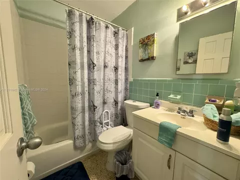 519 E 21st St, Hialeah, FL 33013 photo 11