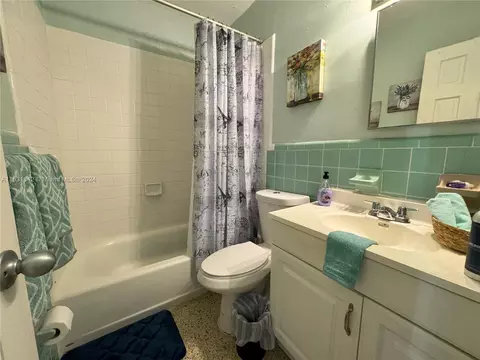 519 E 21st St, Hialeah, FL 33013 photo 12