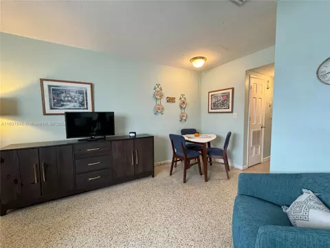 519 E 21st St, Hialeah, FL 33013 photo 3