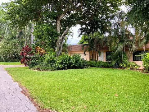 2301 SE 7th Dr, Pompano Beach, FL 33062