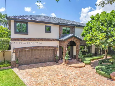 9071 NW 190th St, Miami Lakes, FL 33018