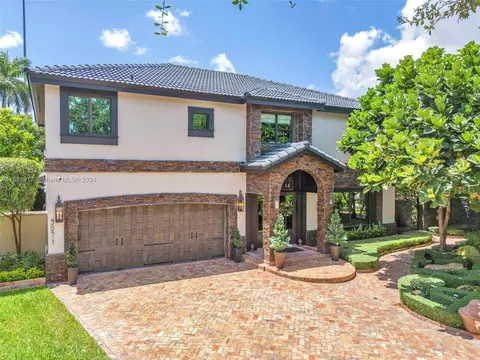 9071 NW 190th St, Miami Lakes, FL 33018