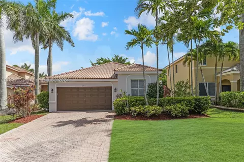 1812 Aspen Ln, Weston, FL 33327