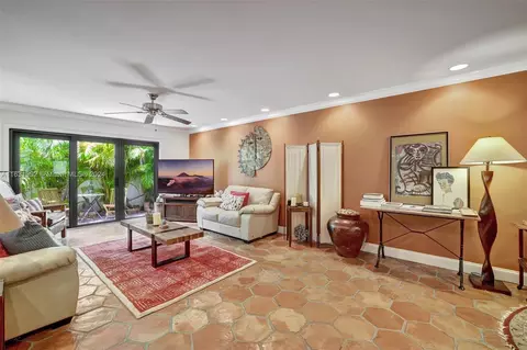543 NE 7th Ave #2A, Fort Lauderdale, FL 33301