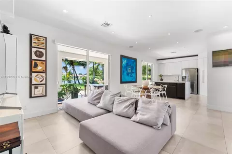 Undisclosed, Weston, FL 33332 photo 32
