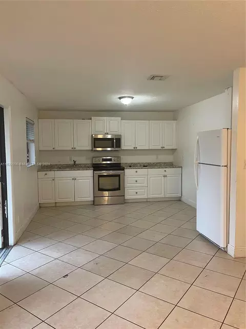 28165 SW 143rd Ct, Homestead, FL 33033